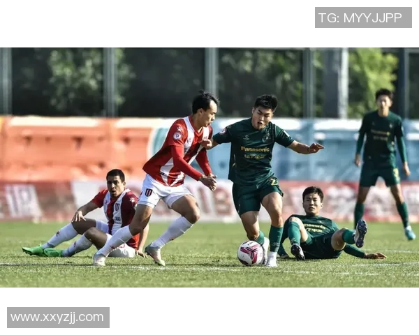 重庆足球队在冠军赛积分榜上以71分稳居第一名，争夺冠军形势大好